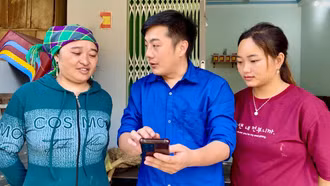 “Bình dân học vụ số”: Thắp sáng kỹ năng số cho người dân Si Ma Cai