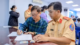 Sáp nhập tỉnh, người dân có cần đổi biển số xe, đăng ký xe không?