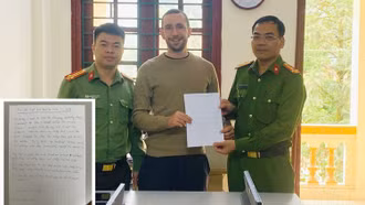 Lời cảm ơn của du khách nước ngoài đi lạc trong rừng tại Sa Pa