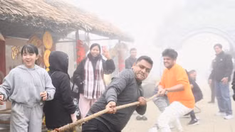 Du khách quốc tế trải nghiệm Tết Nguyên đán tại Sa Pa