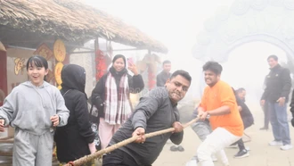 Du khách quốc tế trải nghiệm Tết Nguyên đán tại Sa Pa