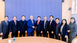 Đoàn công tác tỉnh Lào Cai làm việc với Trường Đại học Năng lượng Mát-xcơ-va