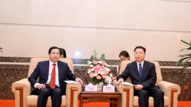 Bí thư Tỉnh ủy Lào Cai Dương Quốc Huy thăm và làm việc với lãnh đạo châu Hồng Hà