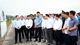 Thường trực Tỉnh ủy kiểm tra tiến độ một số công trình, dự án trọng điểm tại xã Bát Xát và A Mú Sung