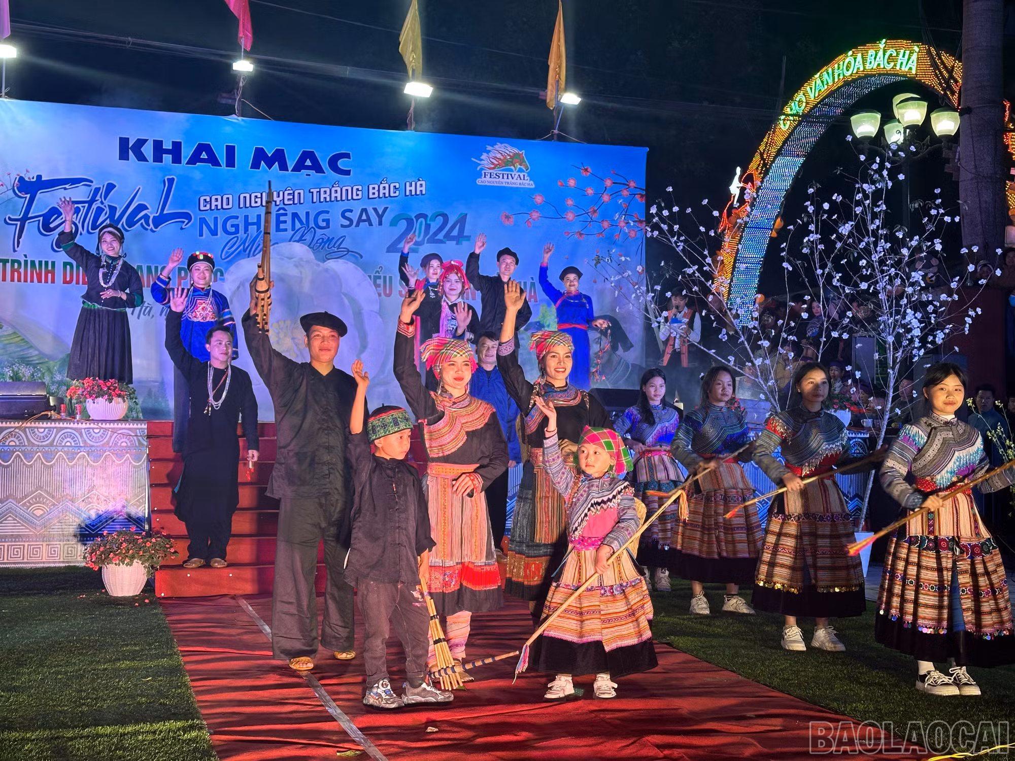 [Ảnh] Hấp dẫn Hội thi trình diễn trang phục các dân tộc thiểu số huyện Bắc Hà