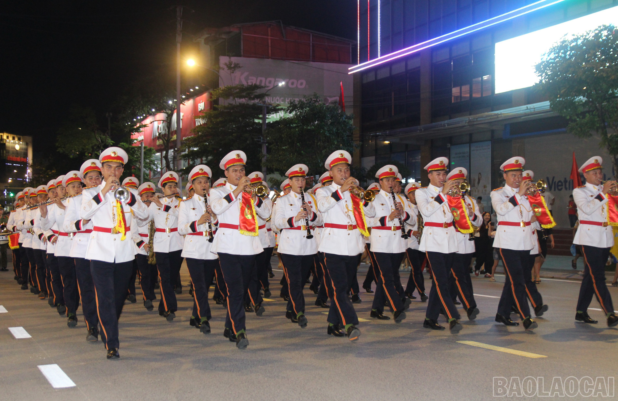Hùng tráng lễ diễu hành biểu dương lực lượng Công an Nhân dân