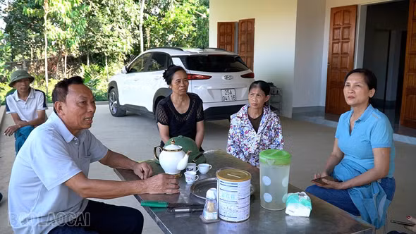 Những đảng viên gương mẫu