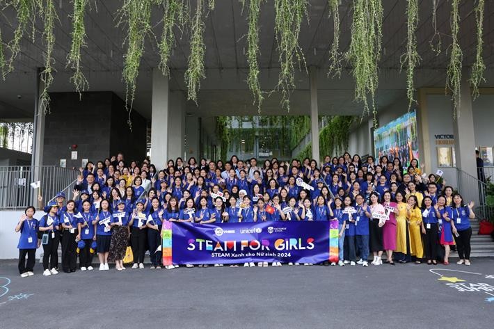 69 nữ sinh xuất sắc tham dự cuộc thi “STEAM For Girls" năm 2024. Ảnh: BTC 6d21bbbe-42f2-4771-a398-6e12cfb4edc4-9542.jpeg