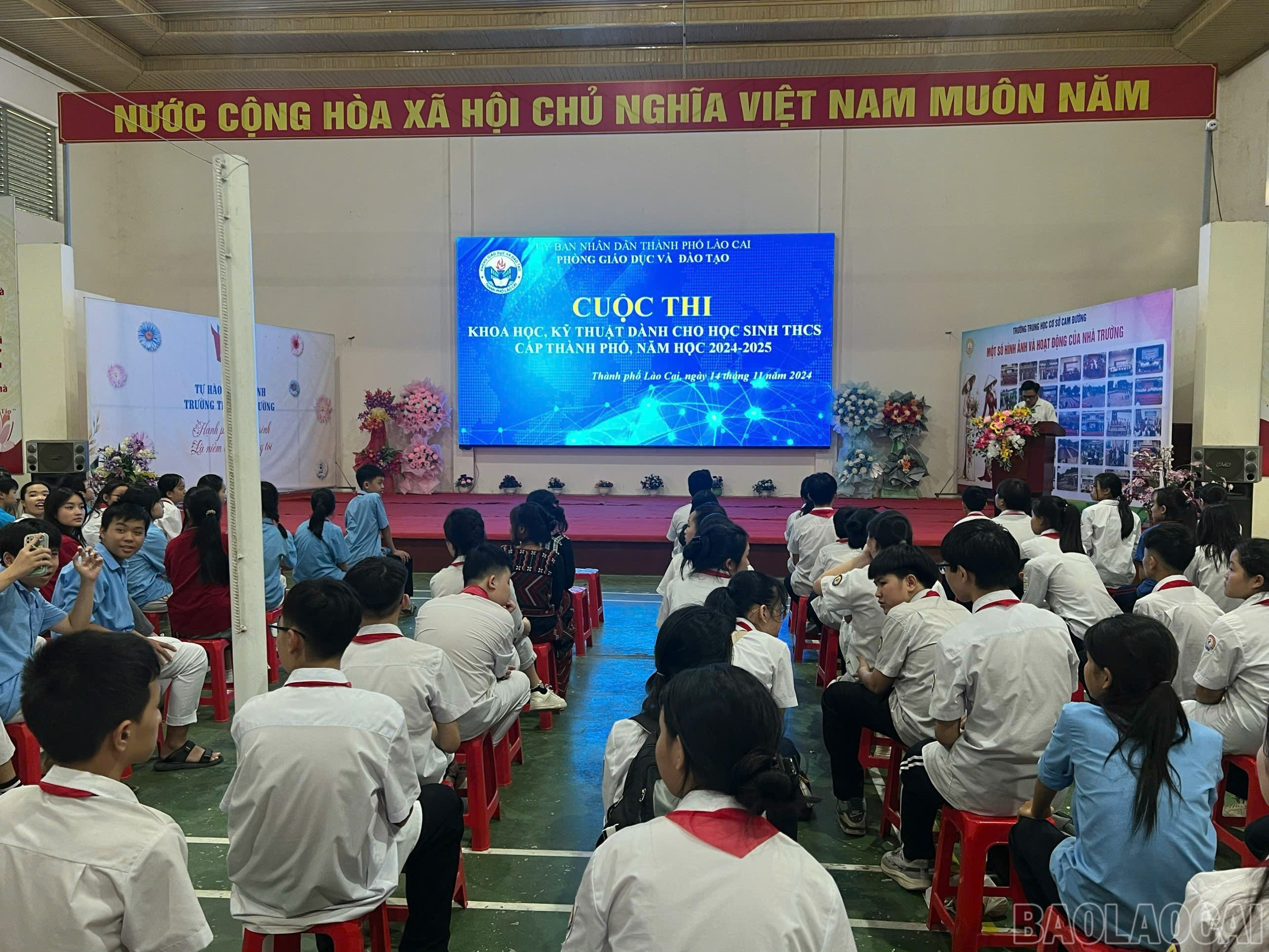 Quang cảnh lễ bế mạc và trao giải. baolaocai-br_e662c9f1-ae73-45d1-85c4-edf9745f0334.jpg