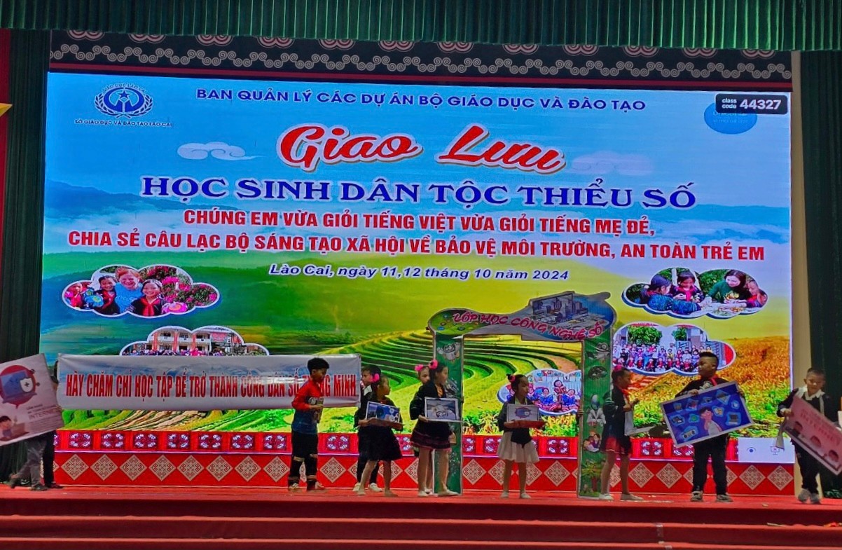 Tuyên truyền thông qua hình thức sân khấu hóa. 62653f00-0135-42c8-98a2-1cebf0a25d6a-2087.jpeg