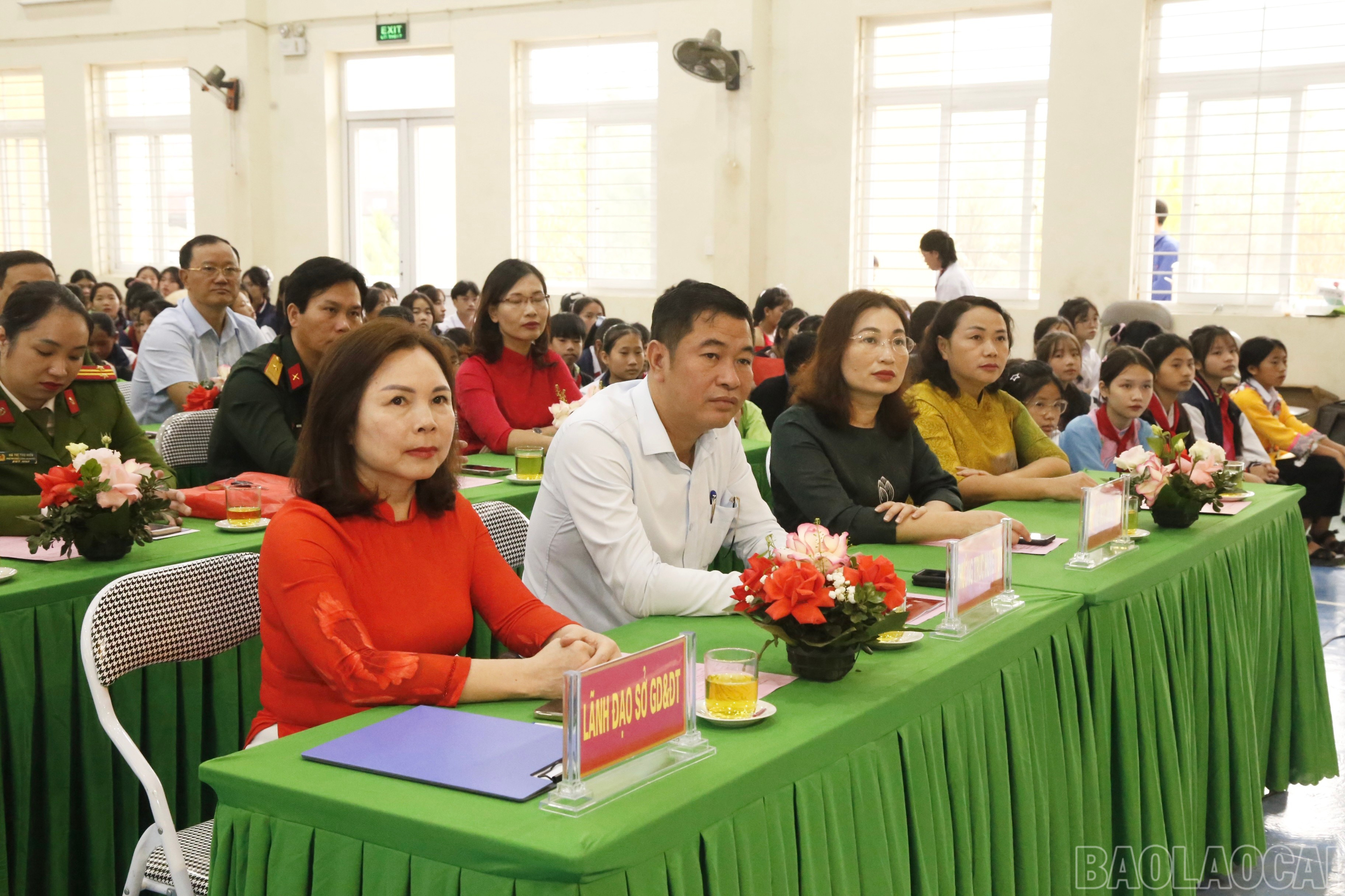 Các đại biểu tham dự buổi lễ. baolaocai-br_137890f3-3d9e-4586-8646-24d648c6da78.jpg