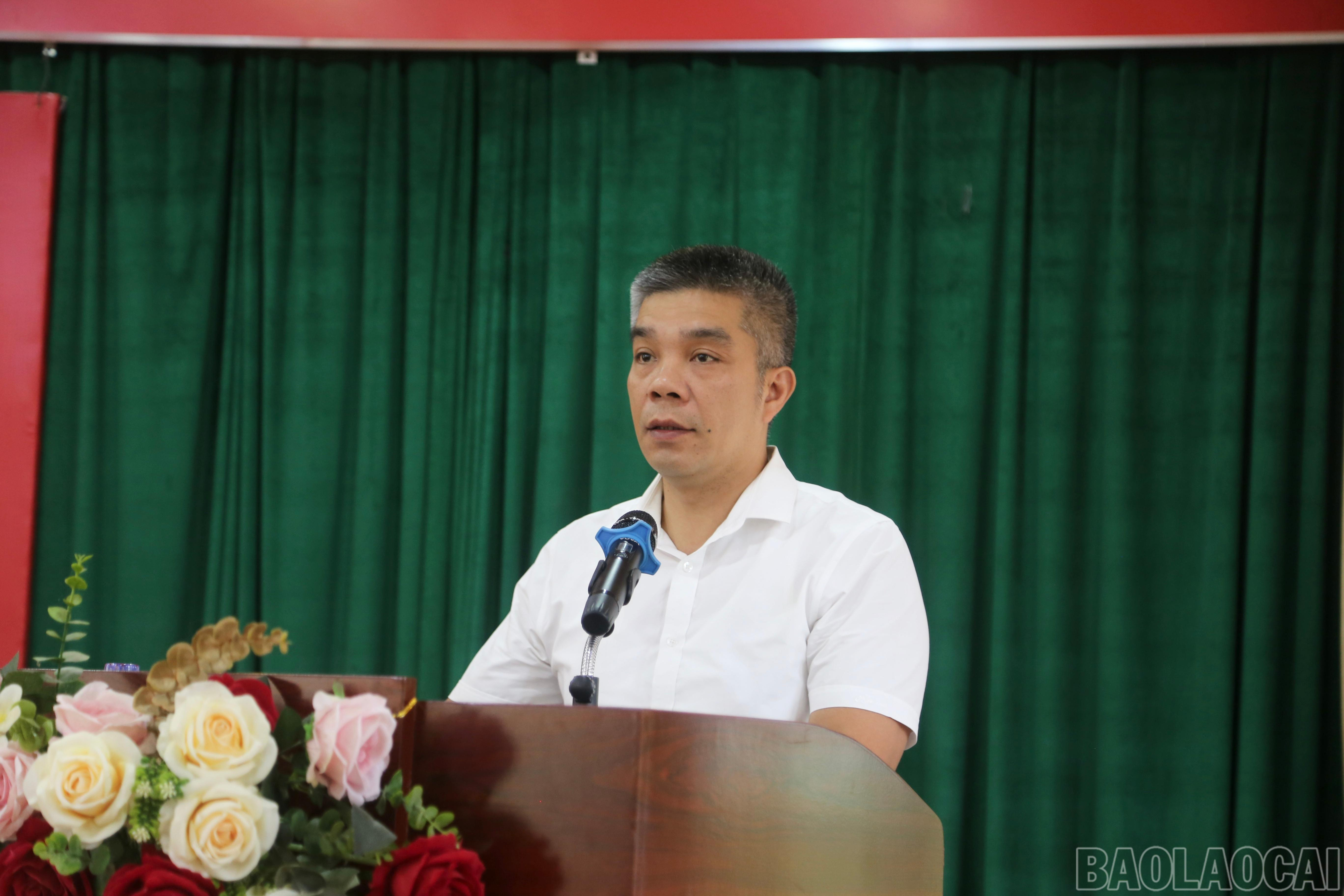 Các đại biểu trình bày tham luận. 32FCAD84-D4A4-4F86-8C0E-05DF5F373461.jpeg
