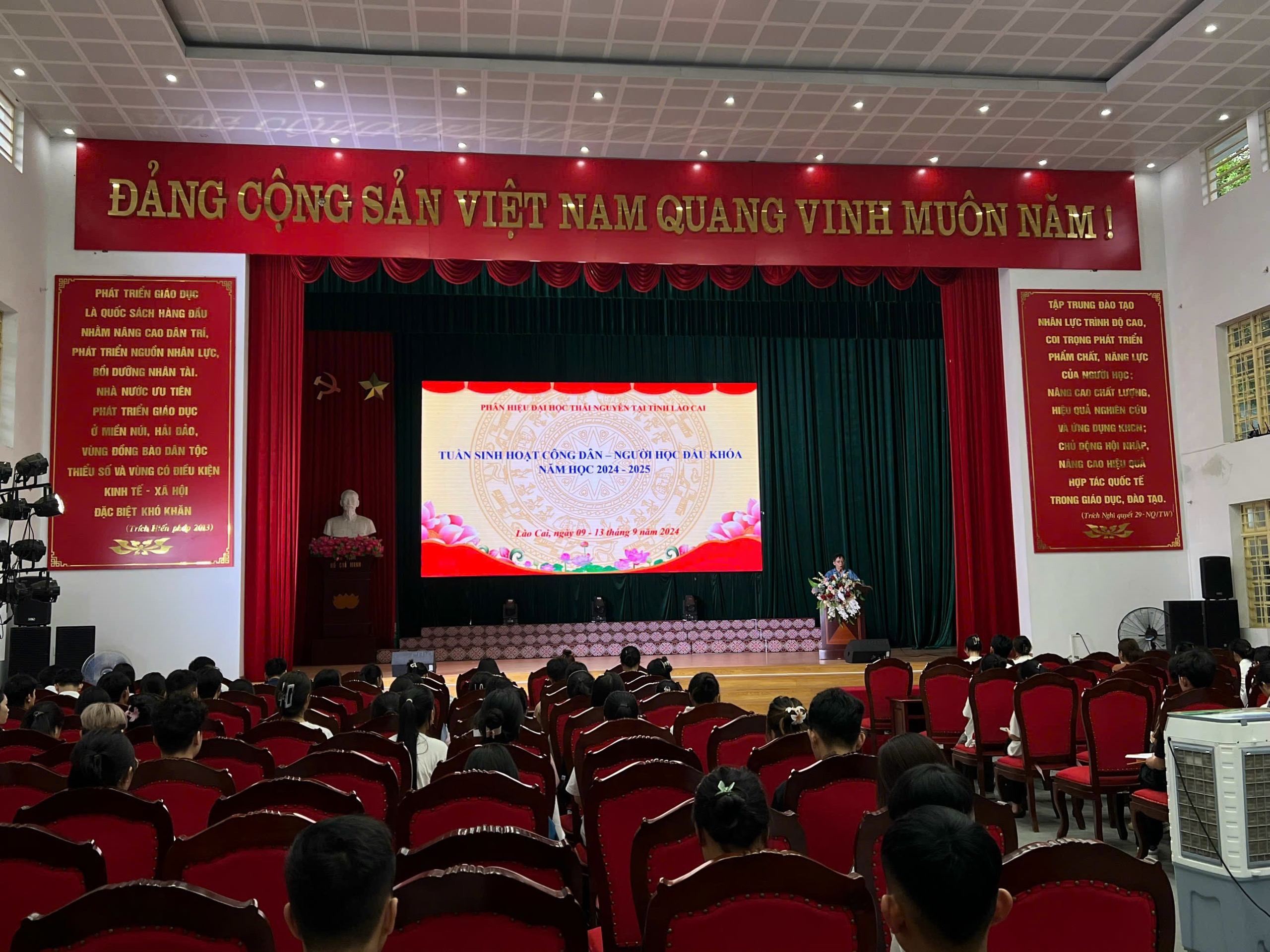 Quang cảnh tuần sinh hoạt. 1EEABE08-34E9-48F7-97CA-D653800848D2.jpeg