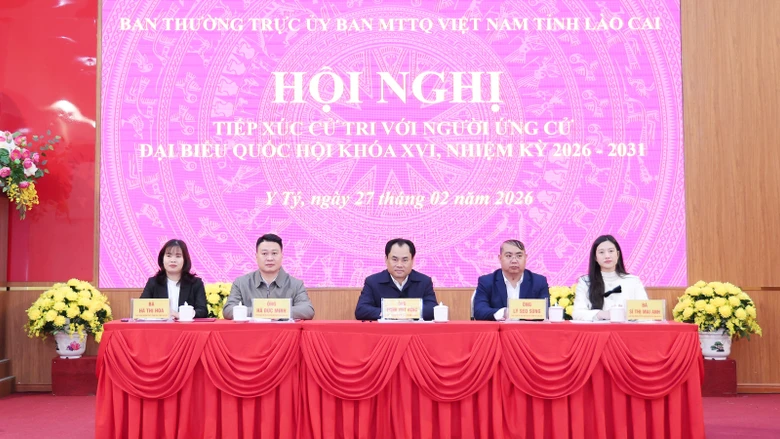 Gần 300 cử tri xã Y Tý dự hội nghị tiếp xúc cử tri của người ứng cử đại biểu Quốc hội