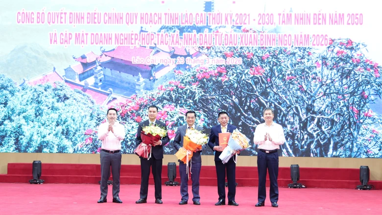 Lào Cai tạo mọi điều kiện thuận lợi cho doanh nghiệp đến đầu tư