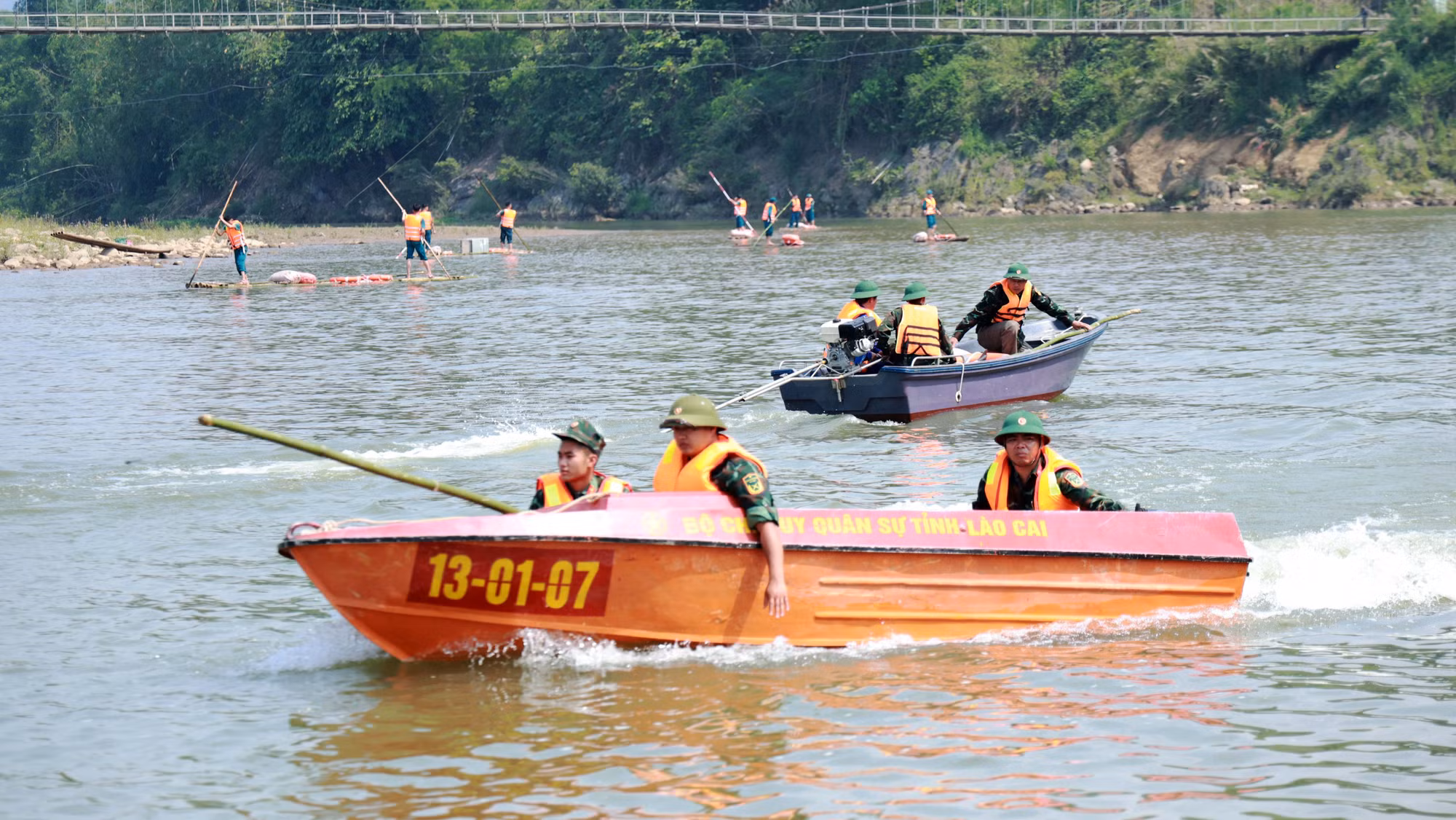 Diễn tập Phòng thủ dân sự tỉnh Lào Cai năm 2026: Các lực lượng hăng say luyện tập dưới nắng hè 