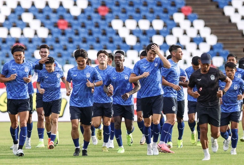 Đội tuyển Campuchia sẽ sang Việt Nam từ ngày 17/3 để làm quen sân đấu. (Ảnh: FFC)