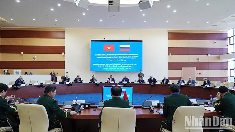 Quang cảnh Phiên họp Thường trực Ủy ban Phối hợp liên Chính phủ về Trung tâm Nhiệt đới Việt - Nga.