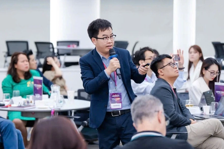 TS Hiệu sở hữu 70 bài báo, trong đó có hơn 20 bài báo trên các tạp chí Q1. Ảnh: NVCC