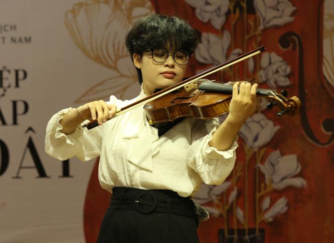 Xuân Anh trong buổi biểu diễn tốt nghiệp tại Học viện Âm nhạc Quốc gia Việt Nam, hồi tháng 6. Ảnh: Nhân vật cung cấp Xuân Anh trong buổi biểu diễn tốt nghiệp tại Học viện Âm nhạc Quốc gia Việt Nam, hồi tháng 6. Ảnh: Nhân vật cung cấp