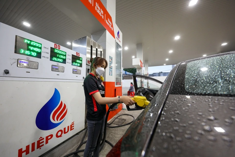 Giảm giá xăng dầu trong nước ảnh 1 Giam gia xang dau trong nuoc anh 1