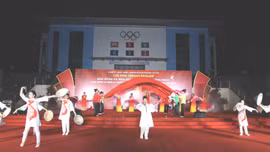 Văn Phú tổ chức chương trình văn nghệ kỷ niệm 51 năm Ngày Giải phóng miền Nam