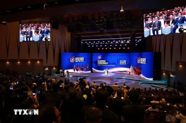 Lễ bế mạc Hội nghị Cấp cao ASEAN lần thứ 47 và các Hội nghị Cấp cao liên quan.