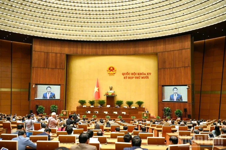 Quang cảnh phiên họp sáng 7/11.