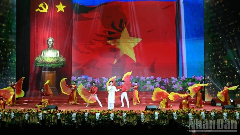 Các tiết mục văn nghệ đặc sắc chào mừng Đại hội.