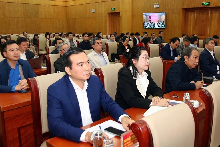 Các đại biểu dự hội nghị.