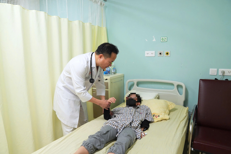 Bệnh nhân điều trị tại Bệnh viện Trung ương Quân đội 108.