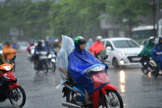 Khu vực Bắc Bộ có mưa rào và dông rải rác, cục bộ có nơi mưa to.