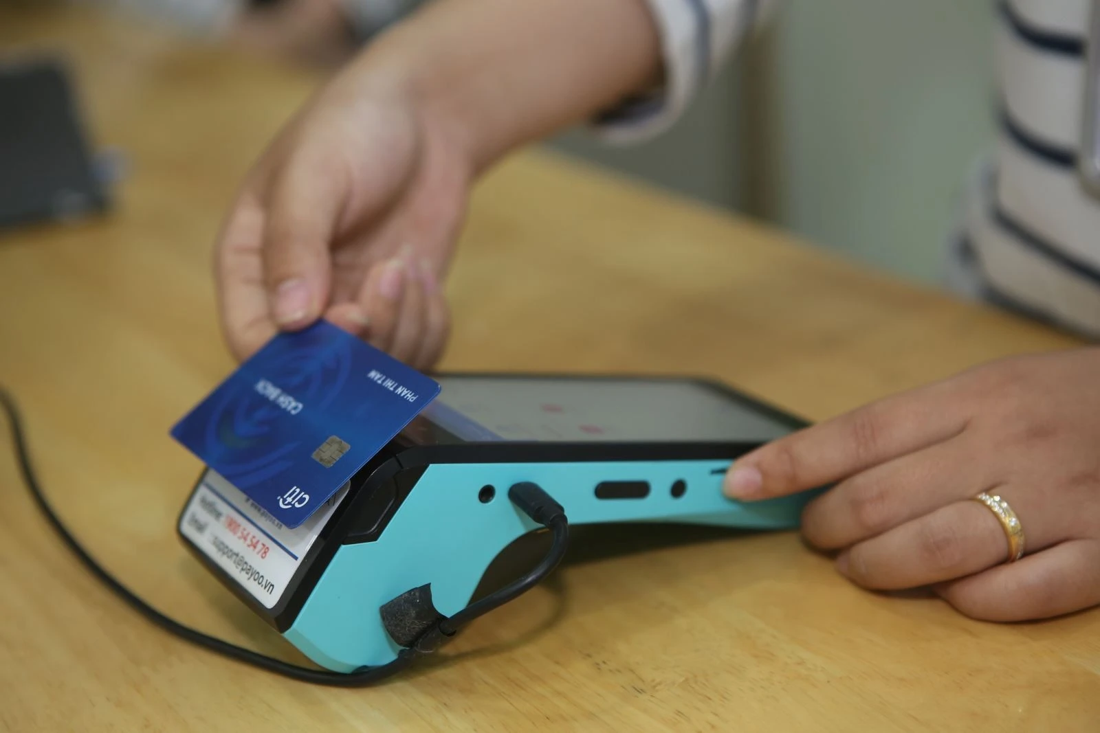 Payoo duy trì vị thế trung gian thanh toán tiện ích đa kênh.