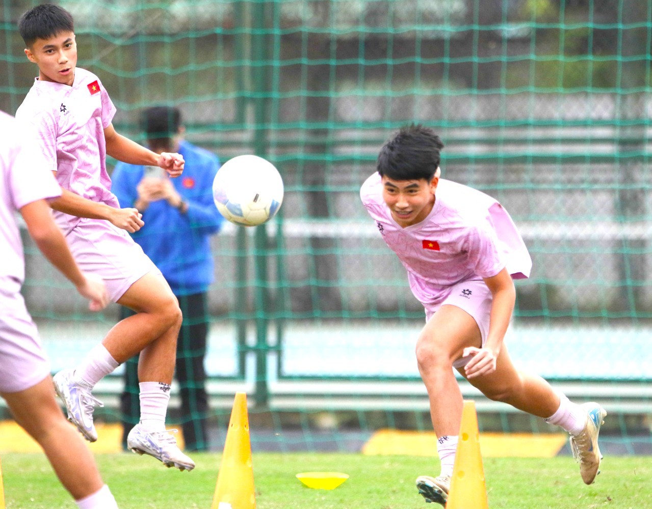 Tối 5/11, đội tuyển U17 Việt Nam sẽ lên đường sang Nhật Bản tập huấn.