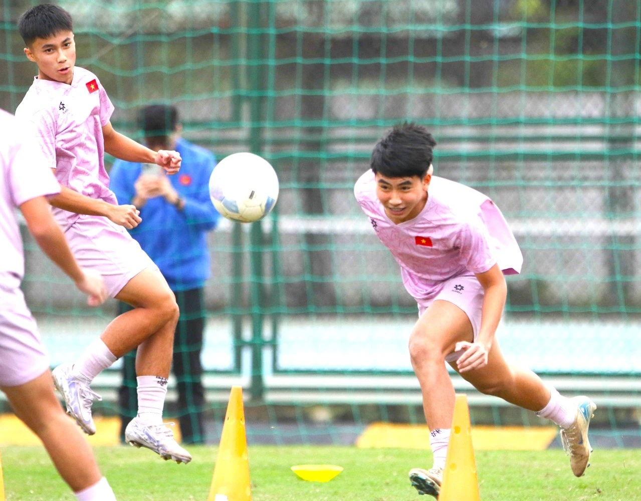 Tối 5/11, đội tuyển U17 Việt Nam sẽ lên đường sang Nhật Bản tập huấn.