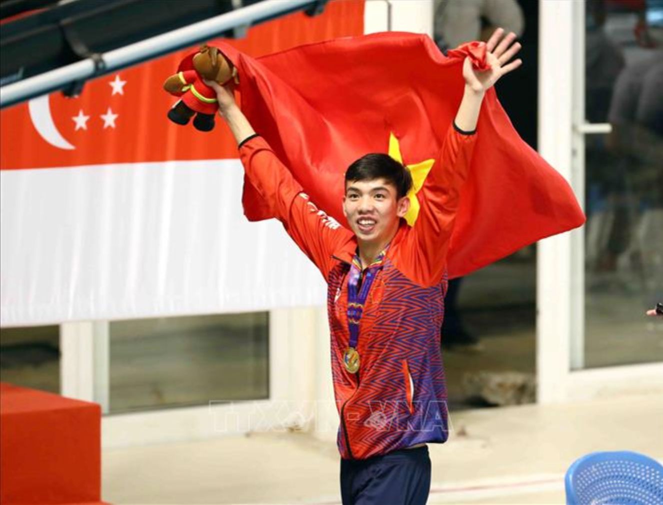 Hai năm trước tại SEA Games 32 (Campuchia), Huy Hoàng đã đoạt 3 tấm HCV các cự ly 400m tự do, 1.500m tự do và 4x200m tiếp sức. Anh cũng là 1 trong những VĐV của Việt Nam đạt thành tích tốt nhất tại Asiad 19. Huy Hoàng là hy vọng lớn nhất của bơi lội Việt Nam, bên cạnh những gương mặt như Trần Hưng Nguyên, Thanh Bảo.