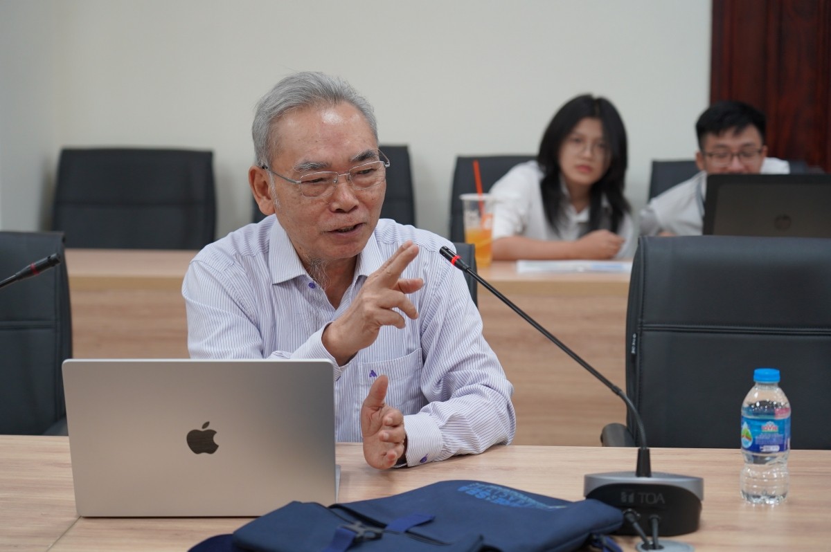 GS.TS Phan Văn Tân, nguyên Chủ nhiệm bộ môn Khí tượng, Khoa Khí tượng thủy văn và hải dương học, Trường Đại học Khoa học tự nhiên (Đại học Quốc gia Hà Nội).