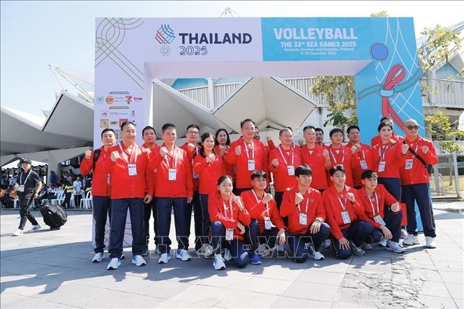 Đoàn thể thao Việt Nam tham dự lễ thượng cờ SEA Games 33.