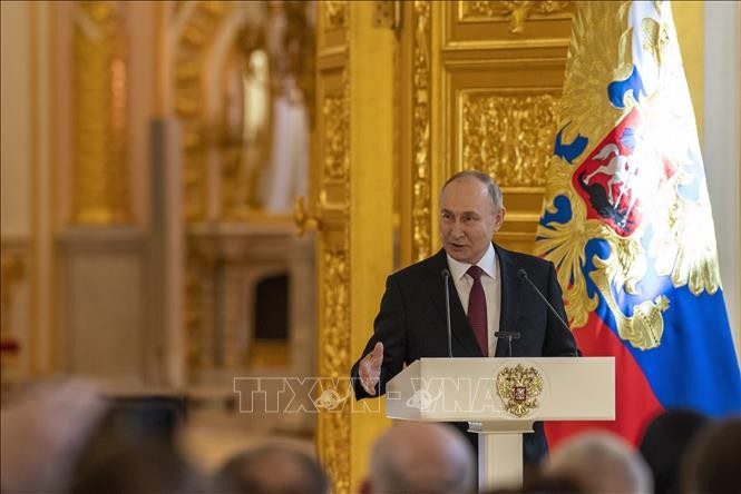 Tổng thống Nga Vladimir Putin phát biểu tại cuộc họp báo ở Moskva.