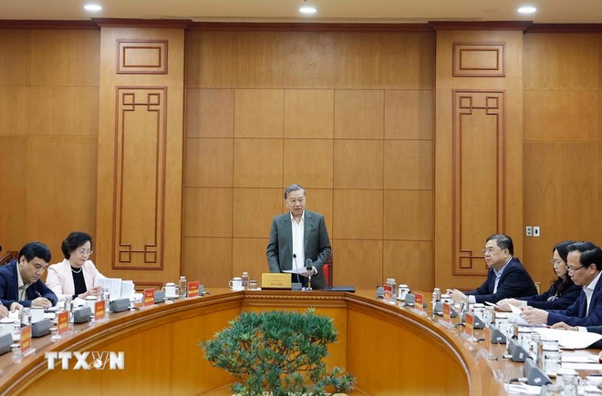 Tổng Bí thư Tô Lâm chủ trì buổi làm việc về tình hình thực hiện chủ trương, chính sách, chế độ đối với người có công với cách mạng; công tác tìm kiếm, quy tập và xác định danh tính hài cốt liệt sỹ. (Ảnh: Thống Nhất/TTXVN)