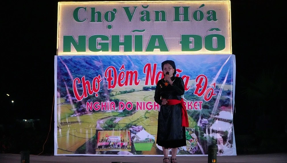 van-nghe-tai-cho-dem-nghia-do.jpg