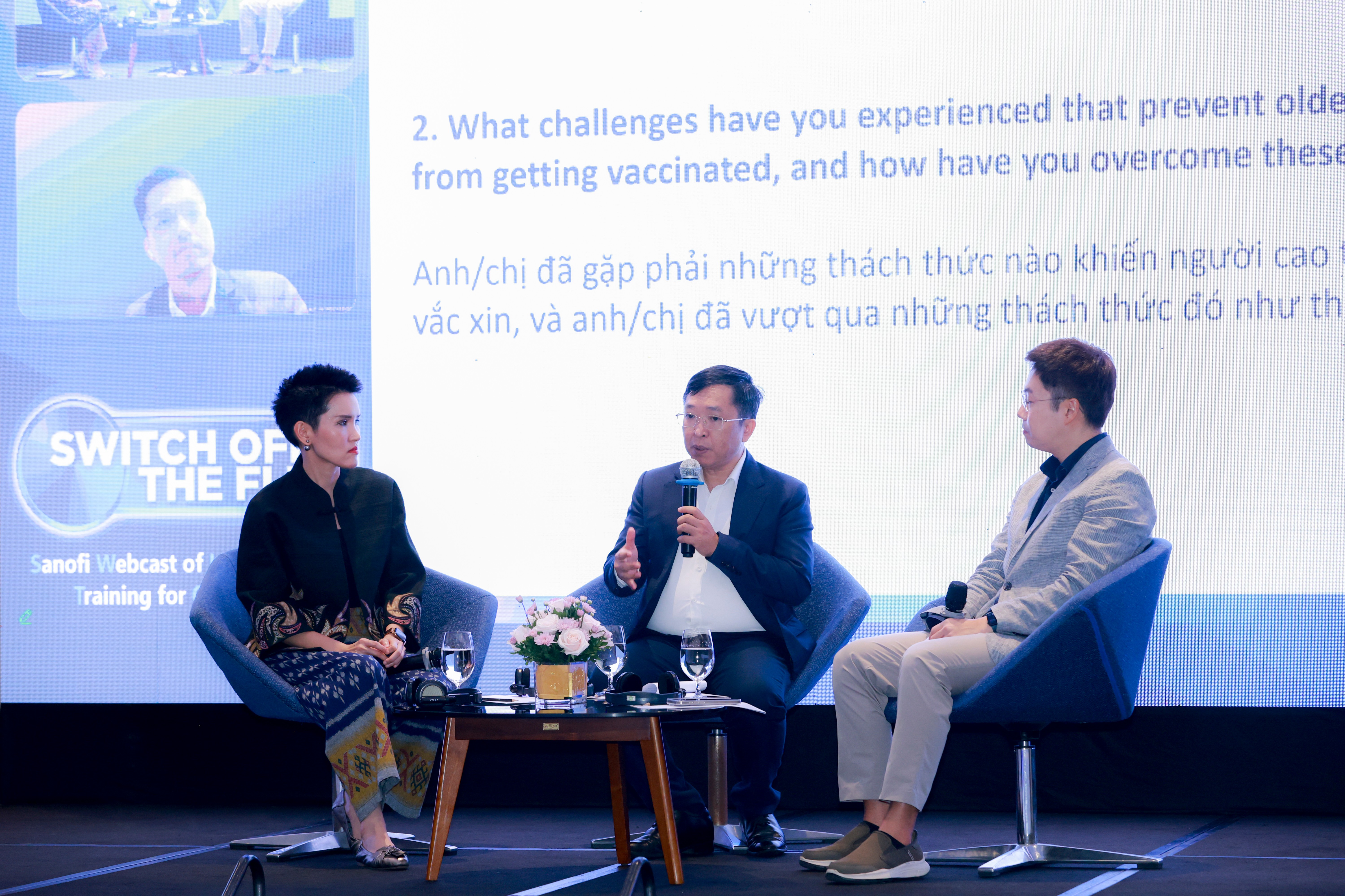 Các chuyên gia y tế trao đổi thông tin tại Hội thảo.