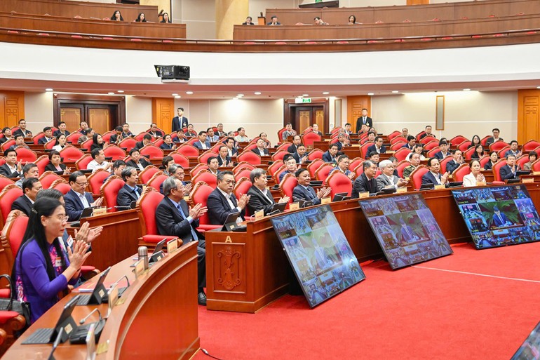 Các đại biểu dự hội nghị. (Ảnh: THỦY NGUYÊN)