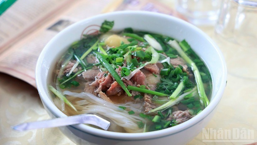 Phở - món ăn không nên bỏ lỡ khi du khách đến Việt Nam. pho.jpg