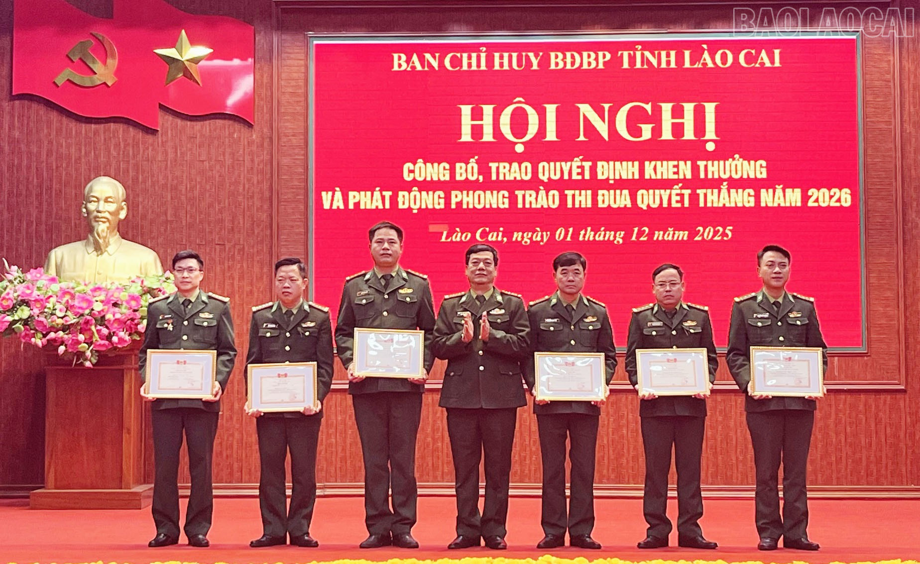 baolaocai-tr_8dai-ta-nguyen-phi-khanh-pho-chi-huy-truong-bo-chi-huy-quan-su-tinh-kiem-chi-huy-truong-ban-chi-huy-bdbp-tinh-trao-bang-khen-cho-cac-ca-nhan.jpg