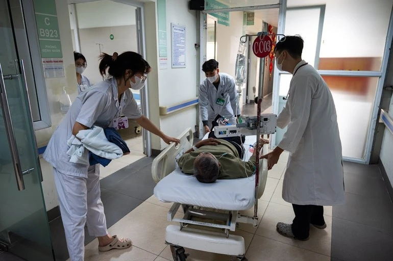 Cúm diễn biến nặng hơn ở người có bệnh lý nền.