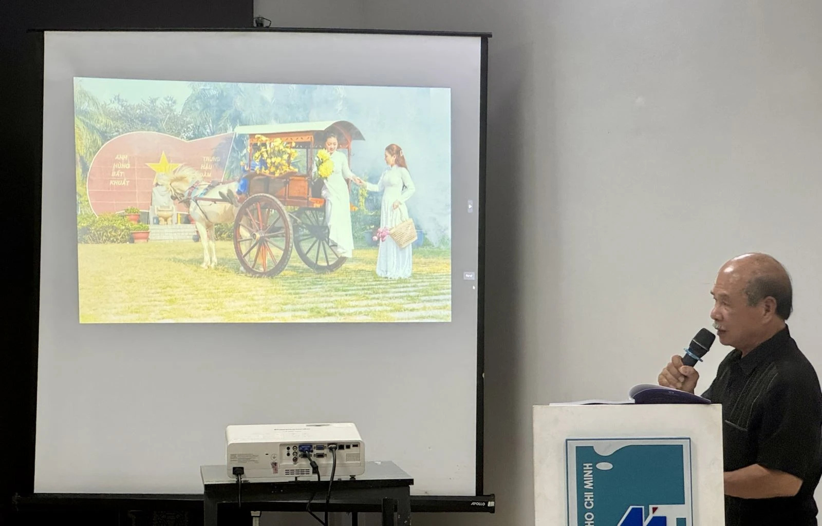 Công nghệ số và trí tuệ nhân tạo được các họa sĩ ứng dụng trong các tác phẩm của mình.