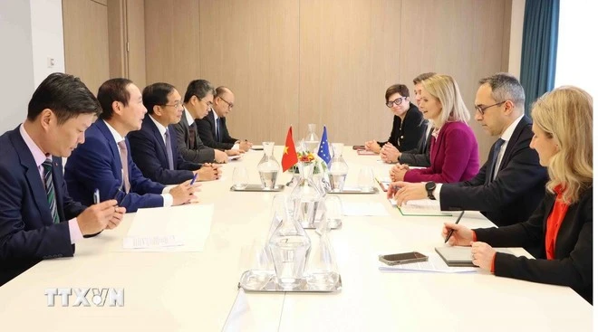 Quang cảnh cuộc làm việc song phương giữa Phó Thủ tướng Bùi Thanh Sơn và Phó Chủ tịch Ủy ban châu Âu (EC), Đại diện cấp cao của EU về chính sách an ninh và đối ngoại, Kaja Kallas.