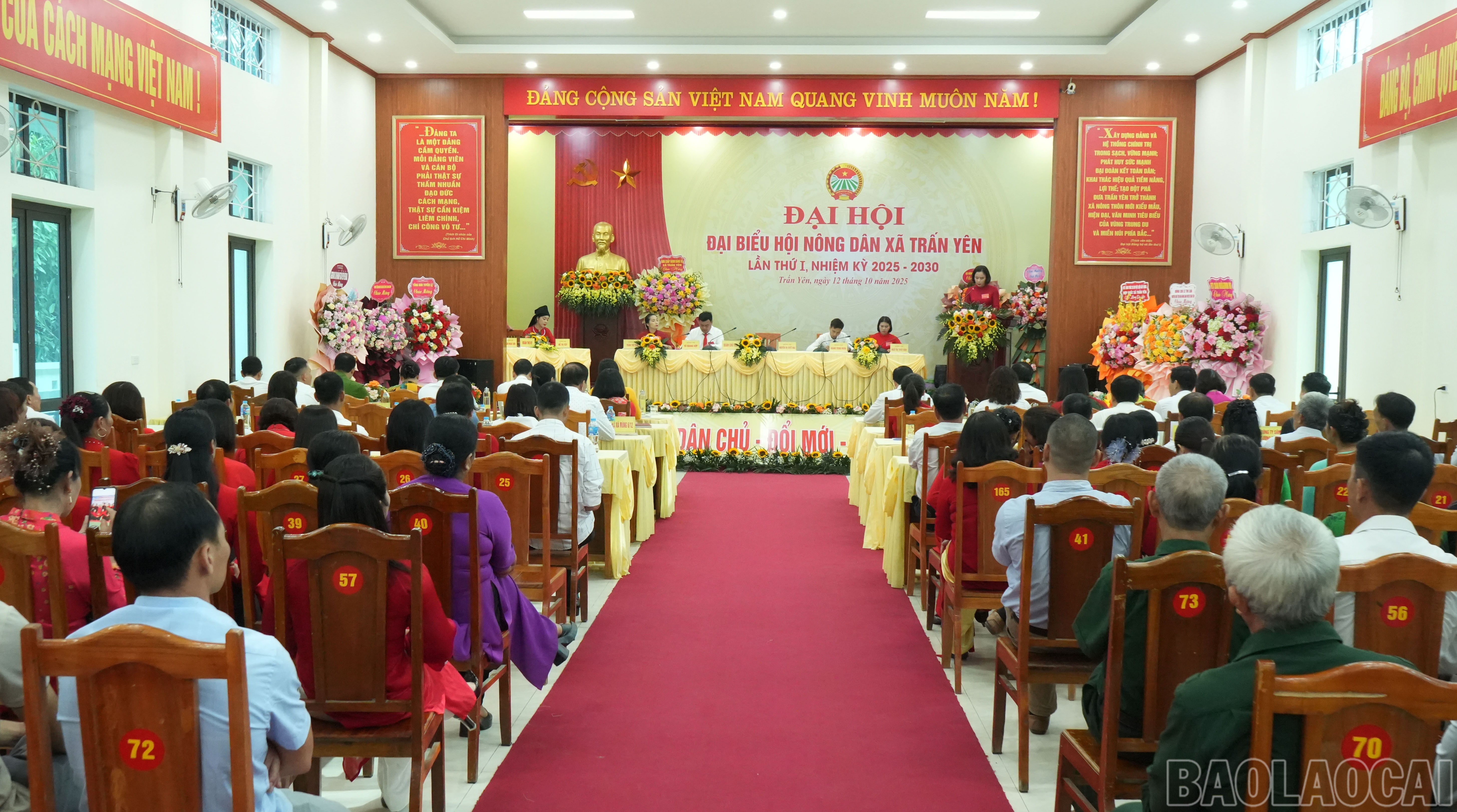Quang cảnh đại hội. baolaocai-br_hoi-nong-dan-xa-tran-yen-to-chuc-dai-hoi-dai-bieu-lan-thu-i.jpg