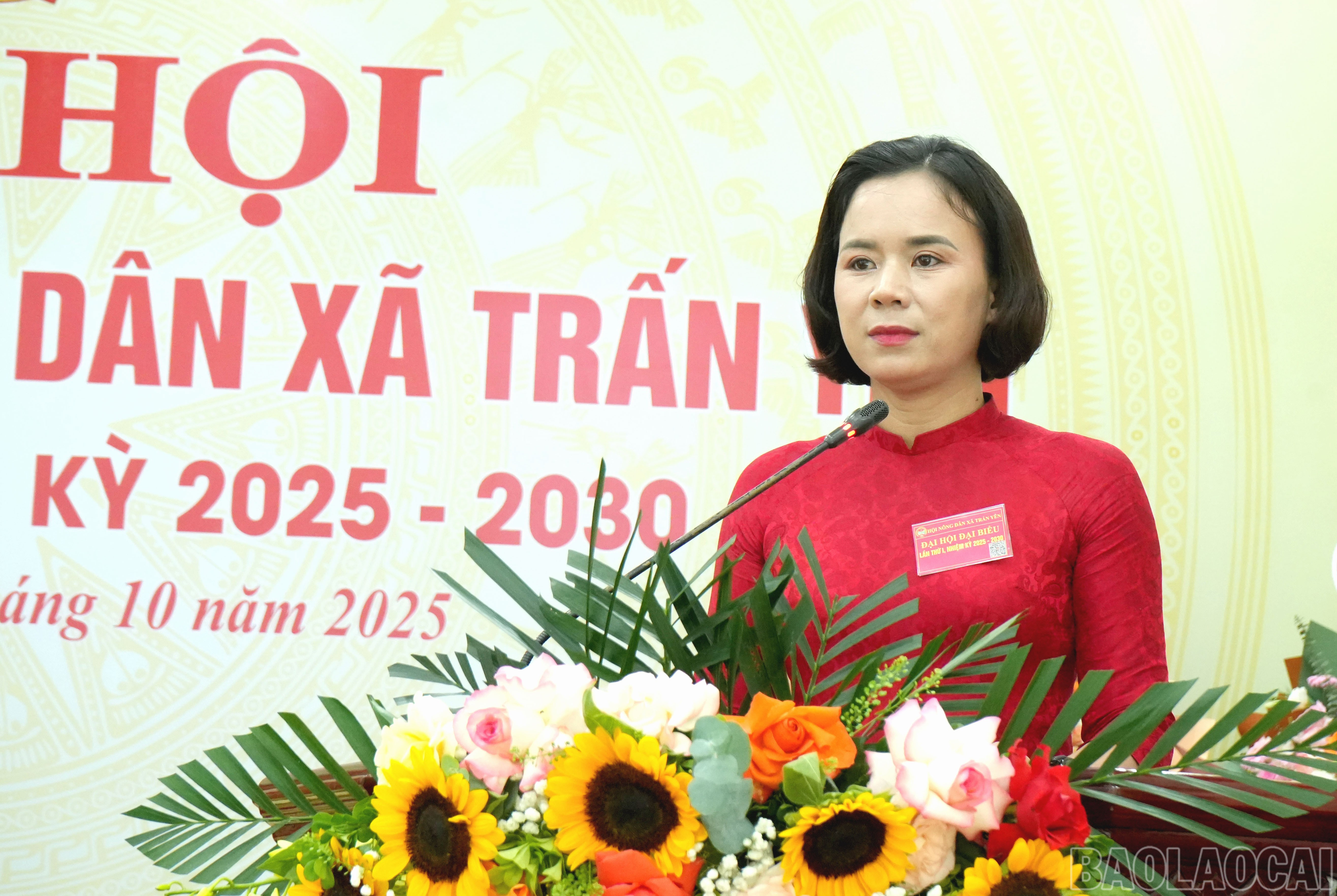 Bà Nguyễn Thị Tuyết Nga - Chủ tịch Hội Nông dân xã Trấn Yên phát biểu khai mạc đại hội. baolaocai-br_ba-nguyen-thi-tuyet-nga-chu-tich-hoi-nong-dan-xa-tran-yen-khai-mac-dai-hoi.jpg